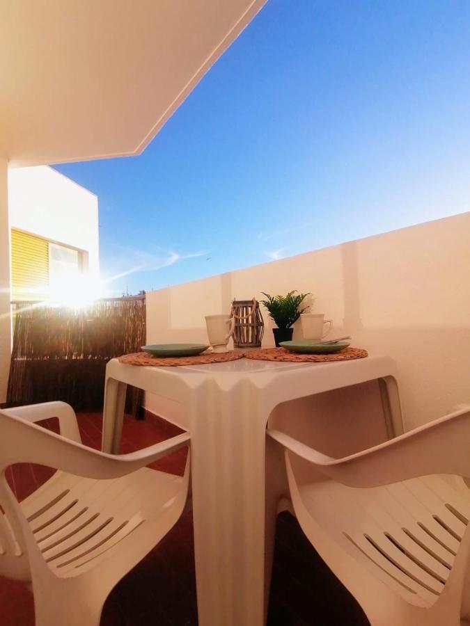 Lovely Apartment 500 M Walk To The Beach Portimão Exterior photo